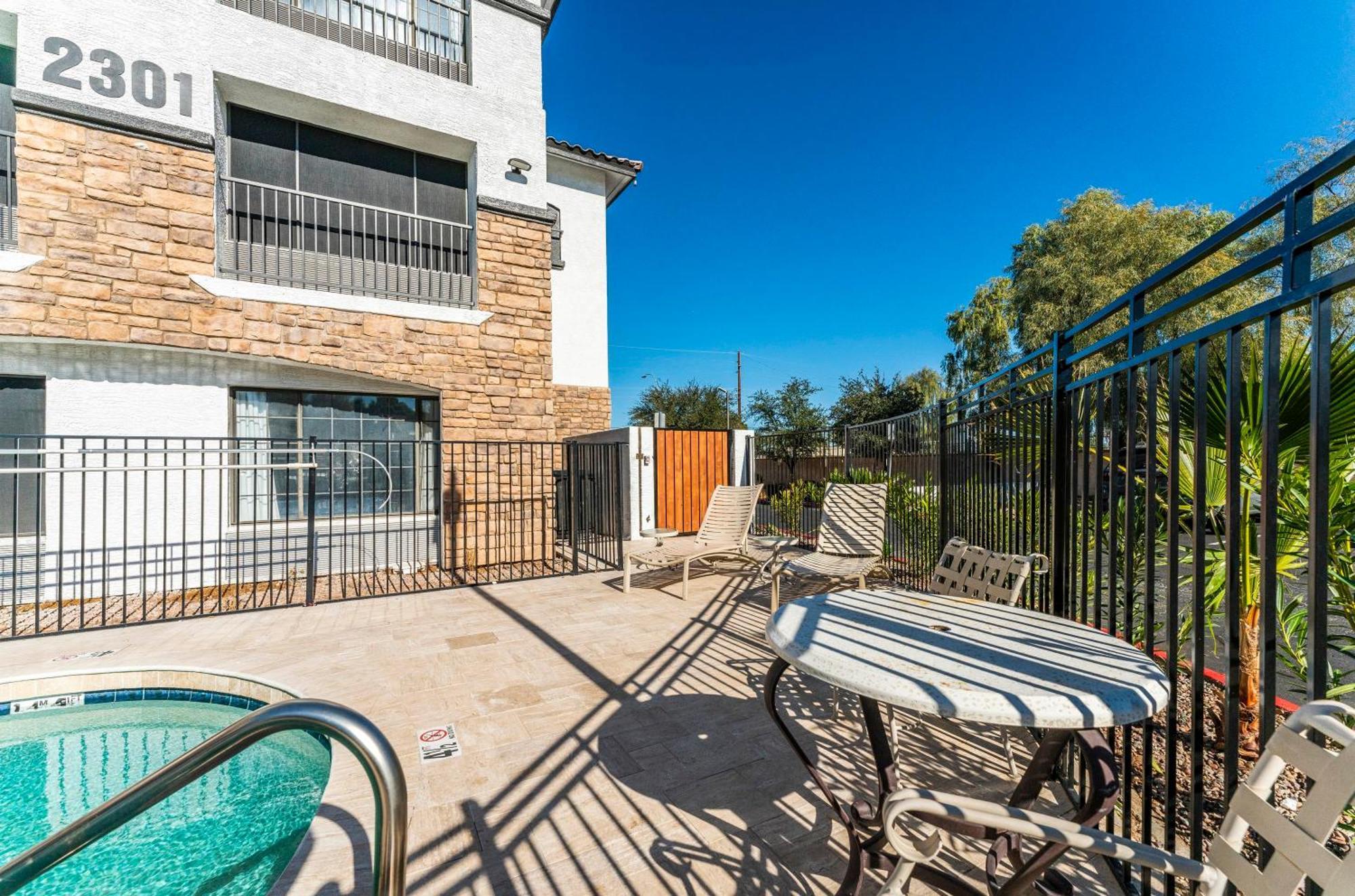 Tempe Corner Apartment Studio King Bed Экстерьер фото